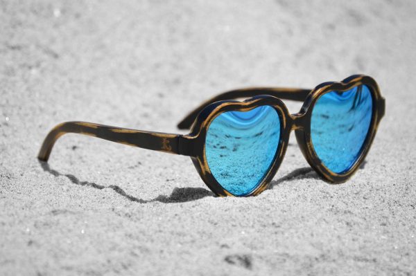 Heartbreakers / Black Sand - Ice Blue Lens - Image 2