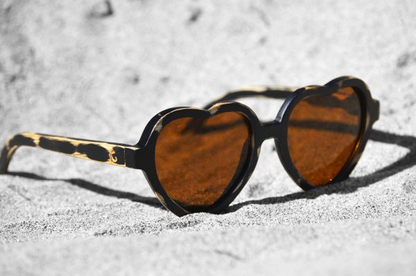 Heartbreakers / Black Sand - Smooth Brown Lens - Image 2