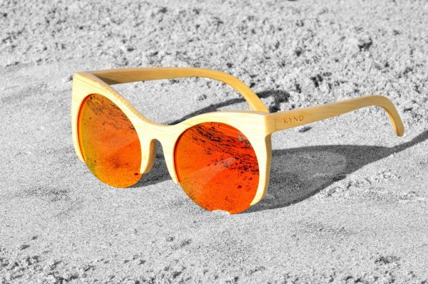 Space Kats / Natural - Candy Apple Red Lens